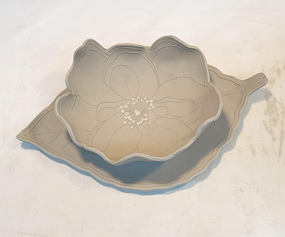 Bild "Reliefschablonen Keramik:Beispiel-Bluete-mit-Blatt-400.png"