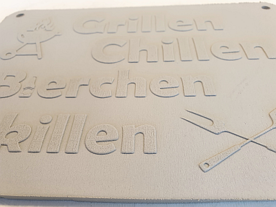 Bild "Reliefschablonen Keramik:Grillen-Chillen-Schild-roh2-400.png"