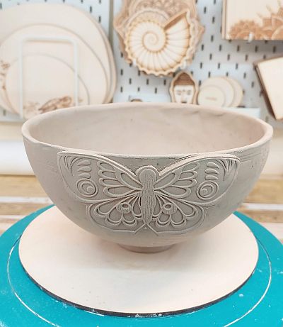 Bild "Tutorials Keramik:Tut-39-Schuessel-Schmetterling.jpg"