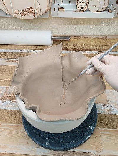 Bild "Tutorials Keramik:Tut-5-Schuessel-Schmetterling.jpg"